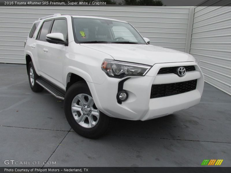 Front 3/4 View of 2016 4Runner SR5 Premium