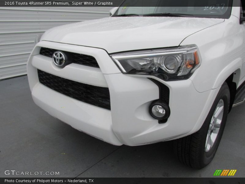 Super White / Graphite 2016 Toyota 4Runner SR5 Premium