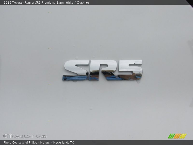 Super White / Graphite 2016 Toyota 4Runner SR5 Premium
