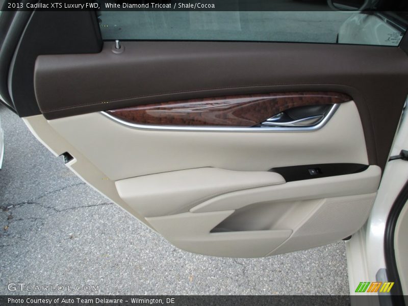 White Diamond Tricoat / Shale/Cocoa 2013 Cadillac XTS Luxury FWD