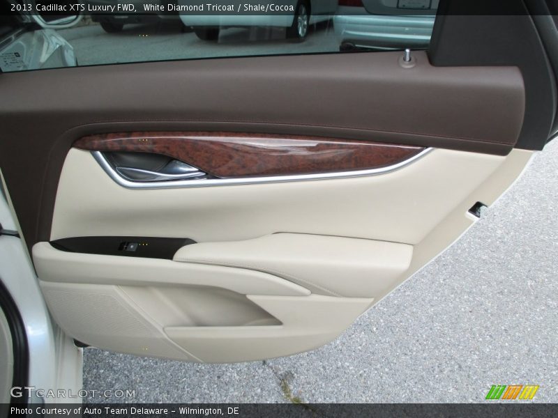 White Diamond Tricoat / Shale/Cocoa 2013 Cadillac XTS Luxury FWD