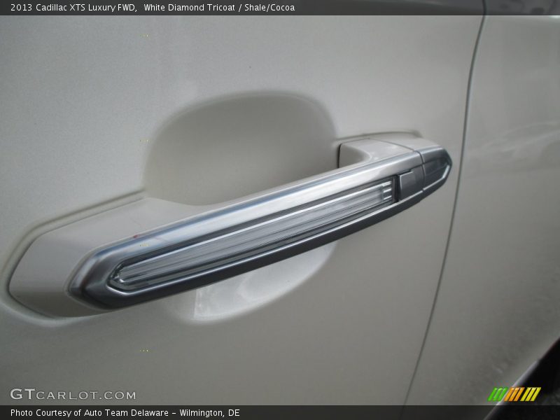 White Diamond Tricoat / Shale/Cocoa 2013 Cadillac XTS Luxury FWD