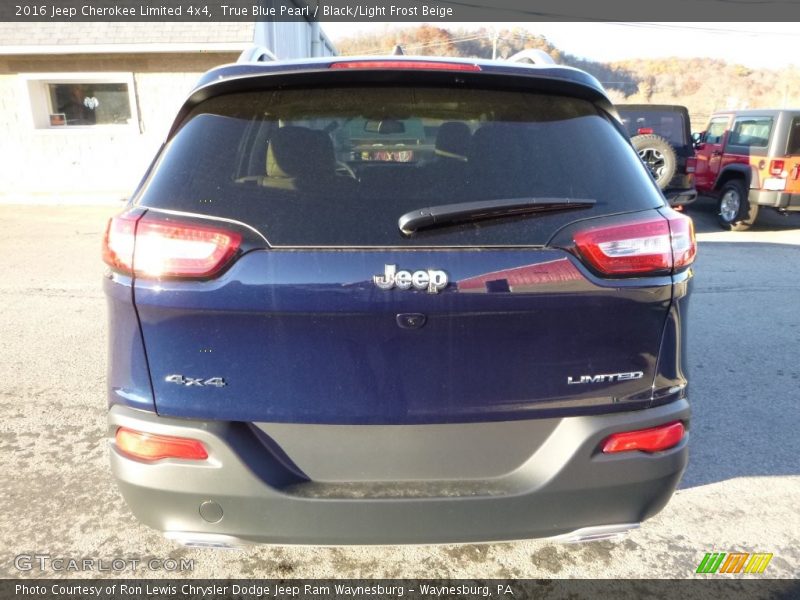 True Blue Pearl / Black/Light Frost Beige 2016 Jeep Cherokee Limited 4x4