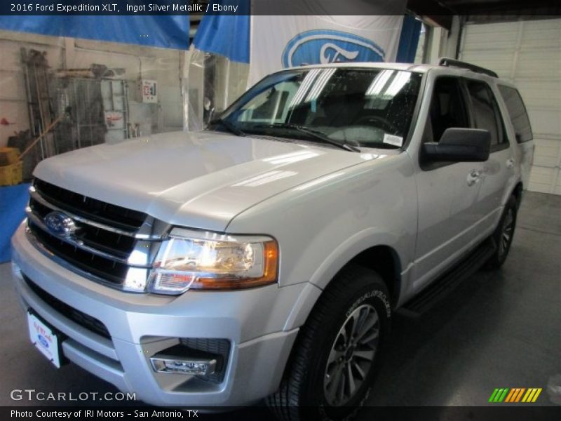 Ingot Silver Metallic / Ebony 2016 Ford Expedition XLT