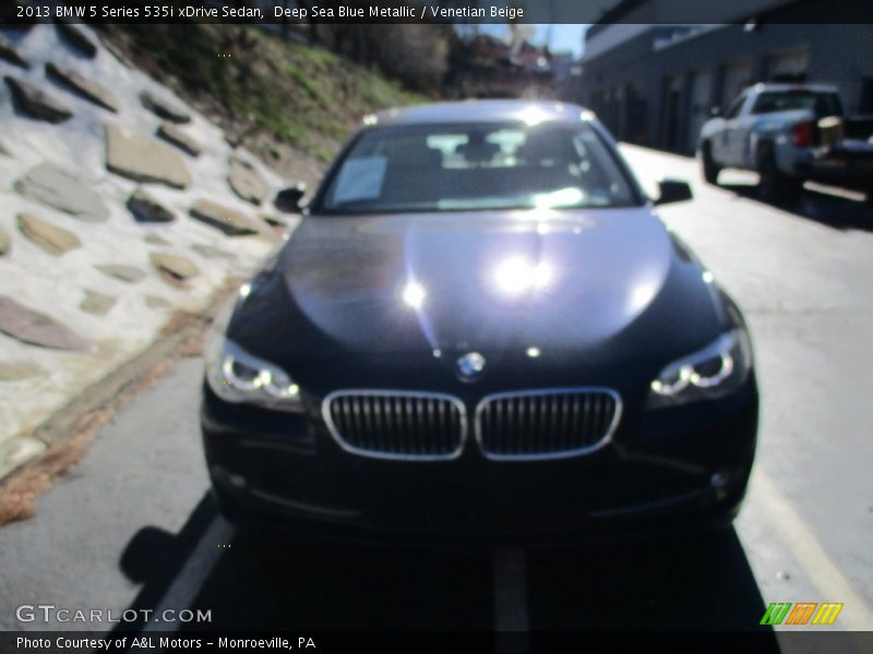 Deep Sea Blue Metallic / Venetian Beige 2013 BMW 5 Series 535i xDrive Sedan