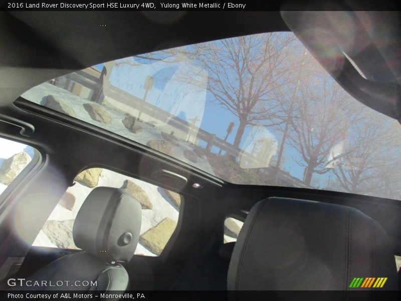 Yulong White Metallic / Ebony 2016 Land Rover Discovery Sport HSE Luxury 4WD