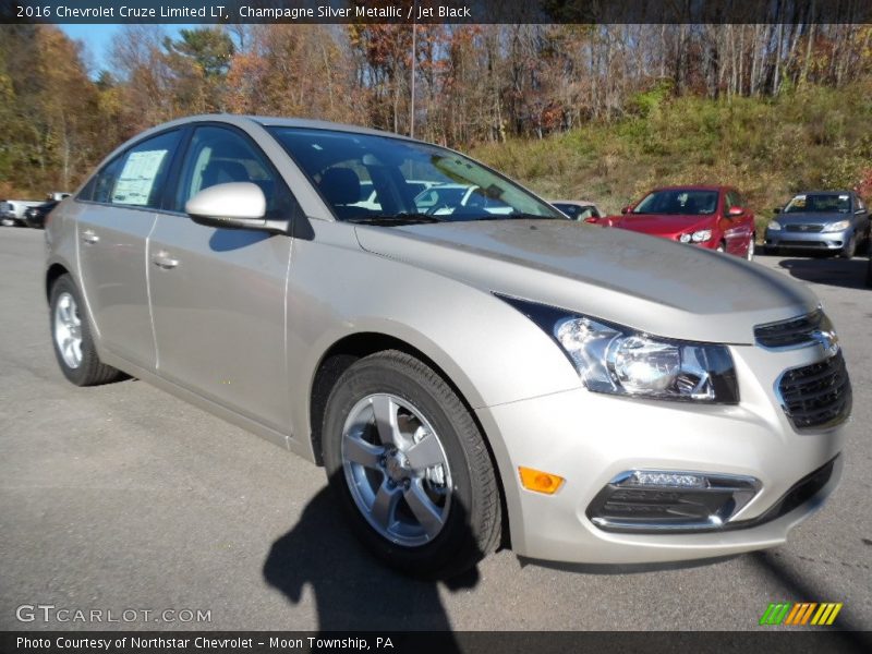 Champagne Silver Metallic / Jet Black 2016 Chevrolet Cruze Limited LT