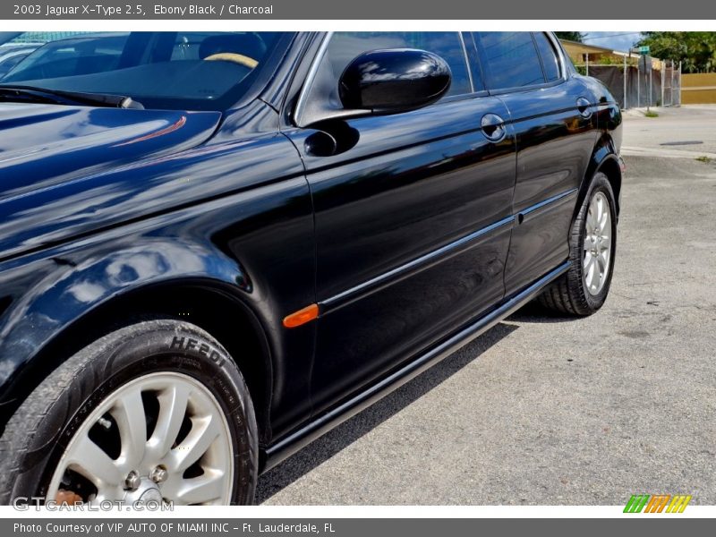 Ebony Black / Charcoal 2003 Jaguar X-Type 2.5