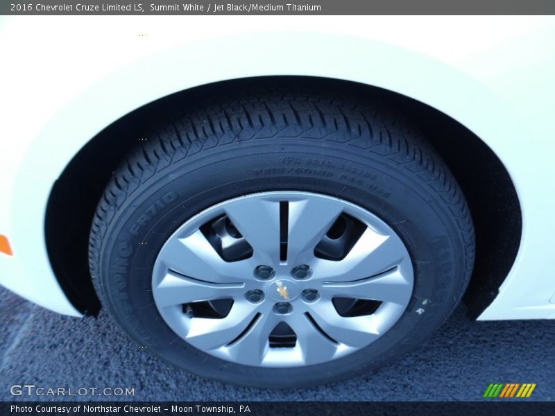 Summit White / Jet Black/Medium Titanium 2016 Chevrolet Cruze Limited LS