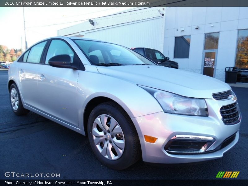 Silver Ice Metallic / Jet Black/Medium Titanium 2016 Chevrolet Cruze Limited LS