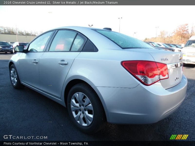 Silver Ice Metallic / Jet Black/Medium Titanium 2016 Chevrolet Cruze Limited LS