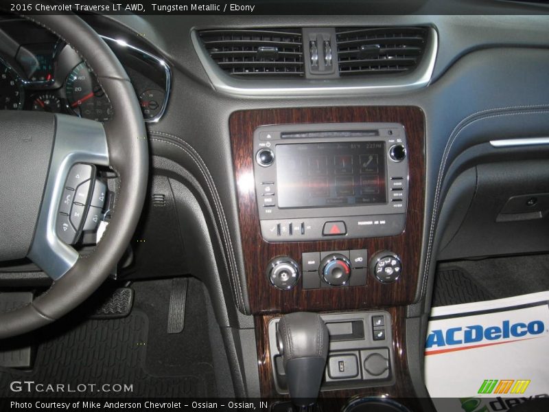 Tungsten Metallic / Ebony 2016 Chevrolet Traverse LT AWD