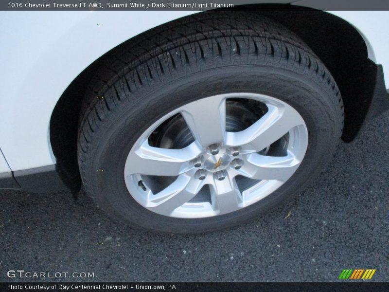 Summit White / Dark Titanium/Light Titanium 2016 Chevrolet Traverse LT AWD