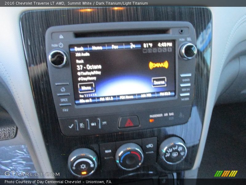 Summit White / Dark Titanium/Light Titanium 2016 Chevrolet Traverse LT AWD