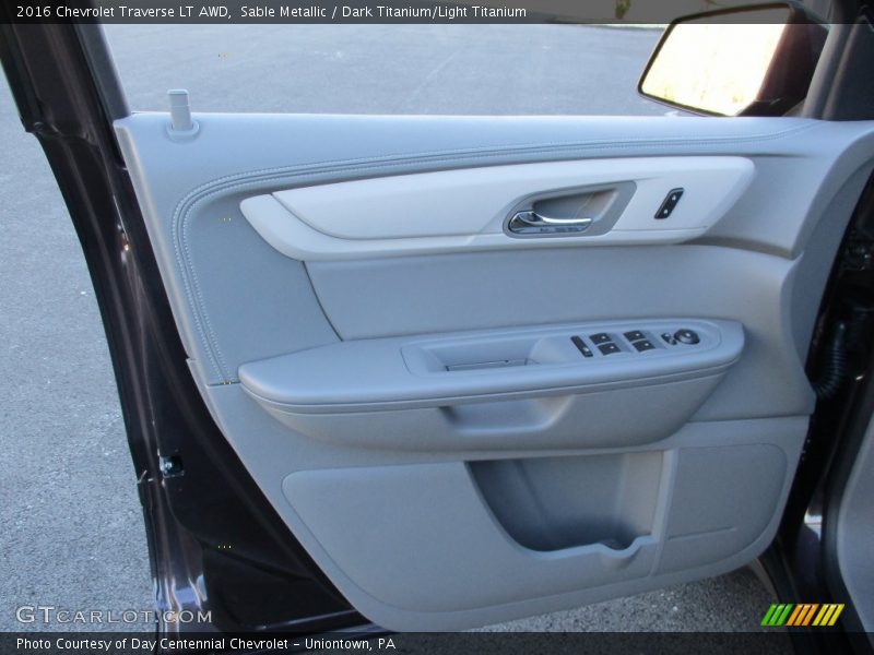 Sable Metallic / Dark Titanium/Light Titanium 2016 Chevrolet Traverse LT AWD