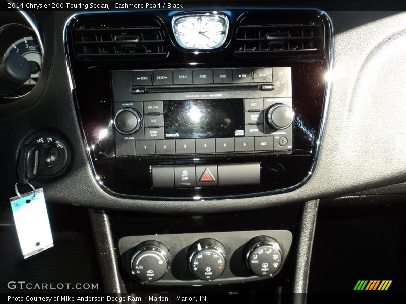 Cashmere Pearl / Black 2014 Chrysler 200 Touring Sedan