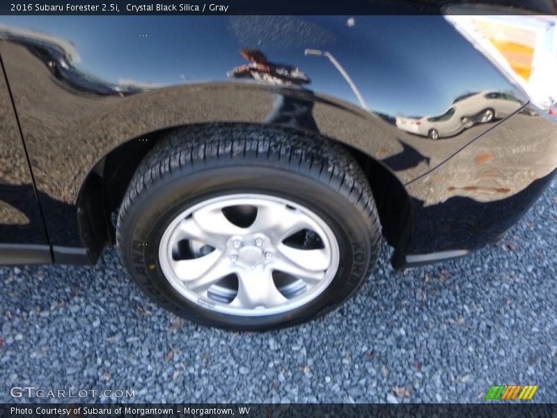 Crystal Black Silica / Gray 2016 Subaru Forester 2.5i