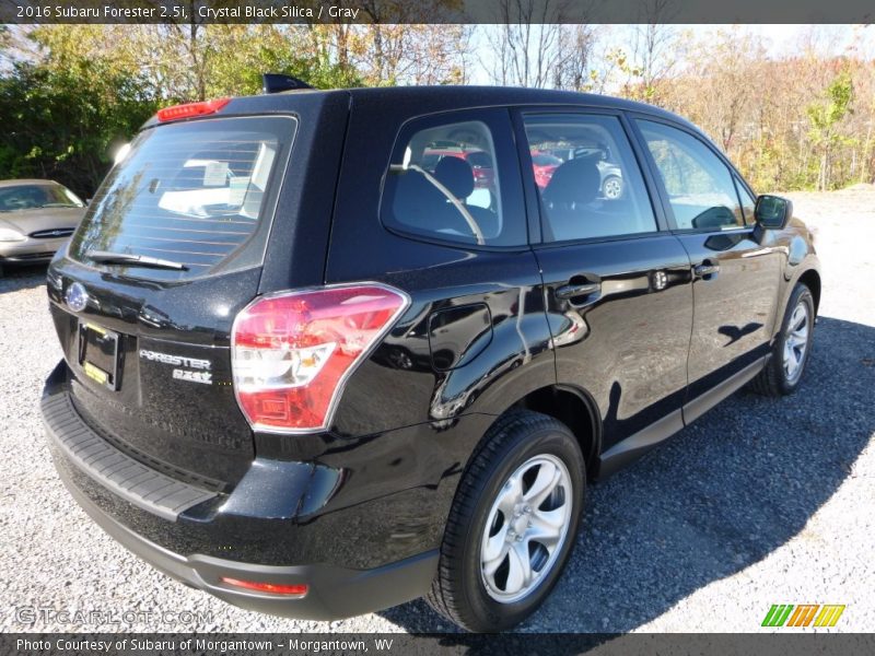 Crystal Black Silica / Gray 2016 Subaru Forester 2.5i