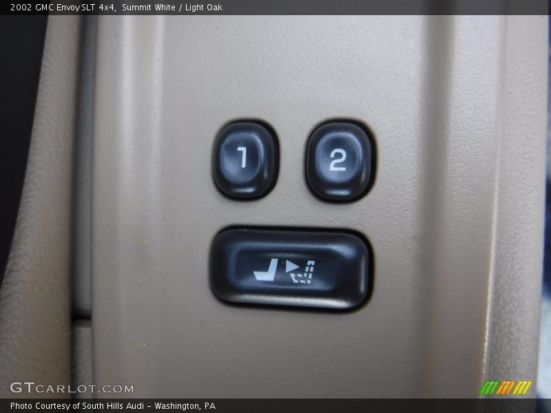 Summit White / Light Oak 2002 GMC Envoy SLT 4x4