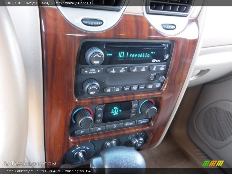 Summit White / Light Oak 2002 GMC Envoy SLT 4x4