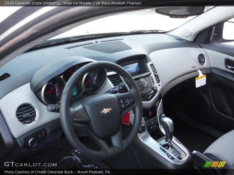 Silver Ice Metallic / Jet Black/Medium Titanium 2016 Chevrolet Cruze Limited LS