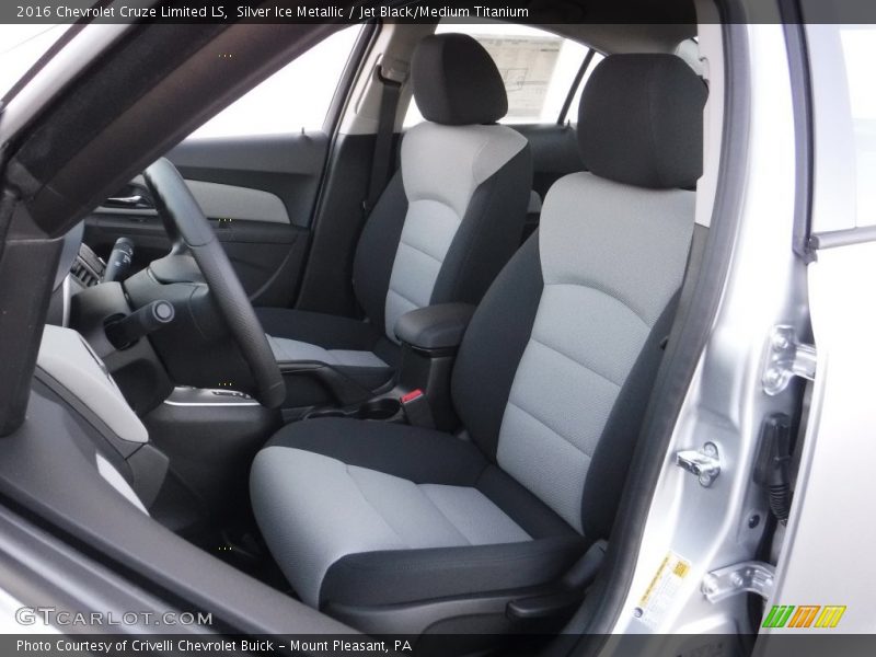 Silver Ice Metallic / Jet Black/Medium Titanium 2016 Chevrolet Cruze Limited LS
