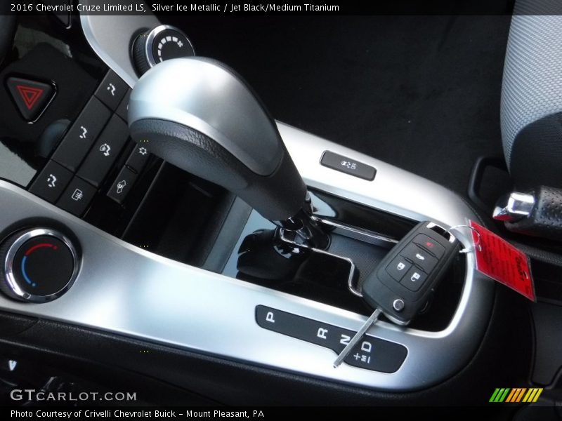 Silver Ice Metallic / Jet Black/Medium Titanium 2016 Chevrolet Cruze Limited LS