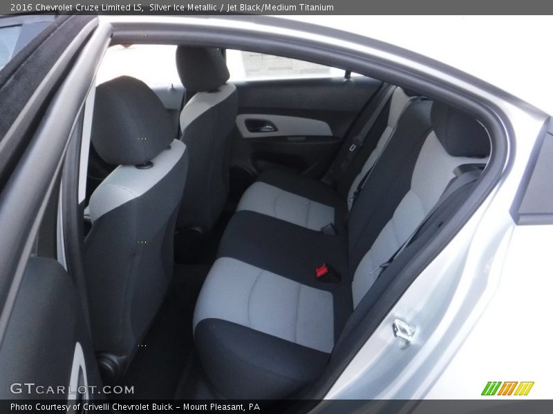 Silver Ice Metallic / Jet Black/Medium Titanium 2016 Chevrolet Cruze Limited LS