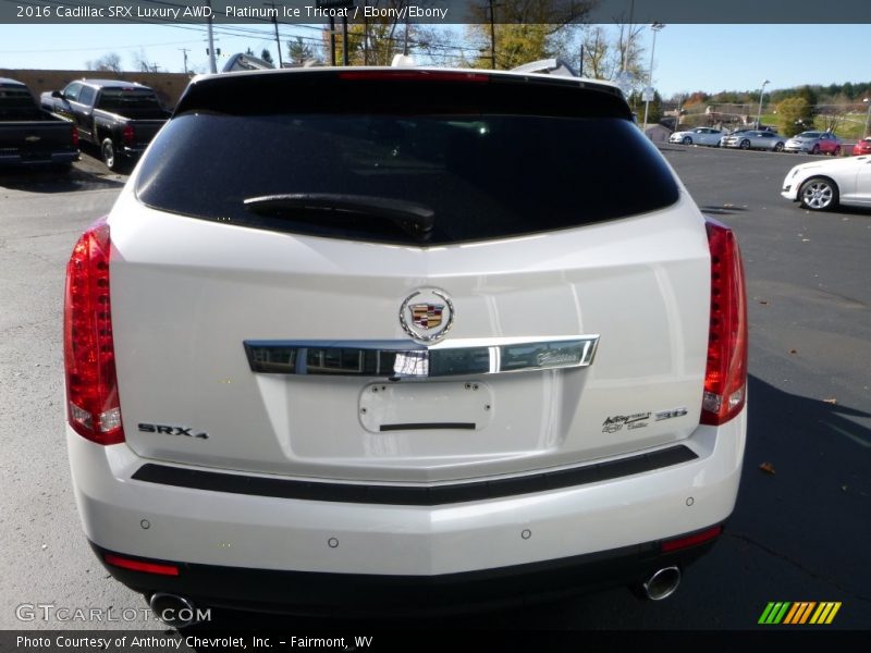 Platinum Ice Tricoat / Ebony/Ebony 2016 Cadillac SRX Luxury AWD