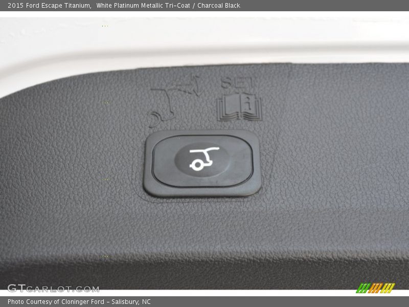 White Platinum Metallic Tri-Coat / Charcoal Black 2015 Ford Escape Titanium