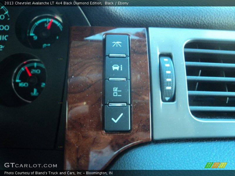 Black / Ebony 2013 Chevrolet Avalanche LT 4x4 Black Diamond Edition