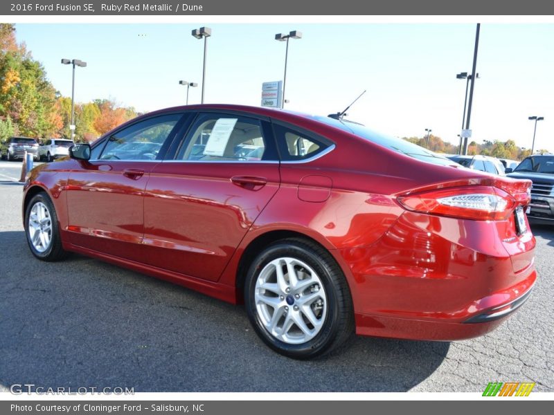 Ruby Red Metallic / Dune 2016 Ford Fusion SE