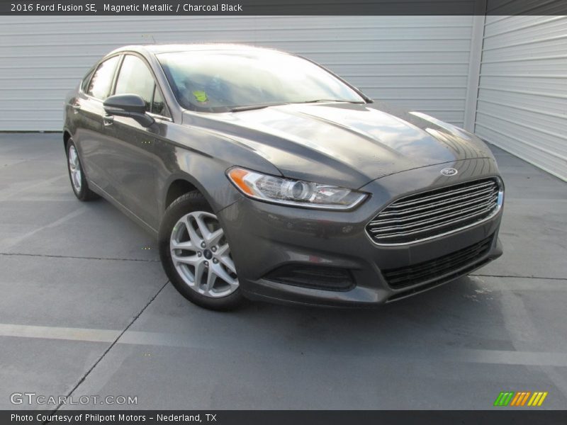 Magnetic Metallic / Charcoal Black 2016 Ford Fusion SE