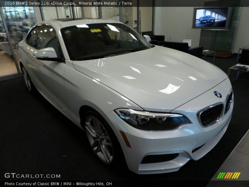 Mineral White Metallic / Terra 2016 BMW 2 Series 228i xDrive Coupe
