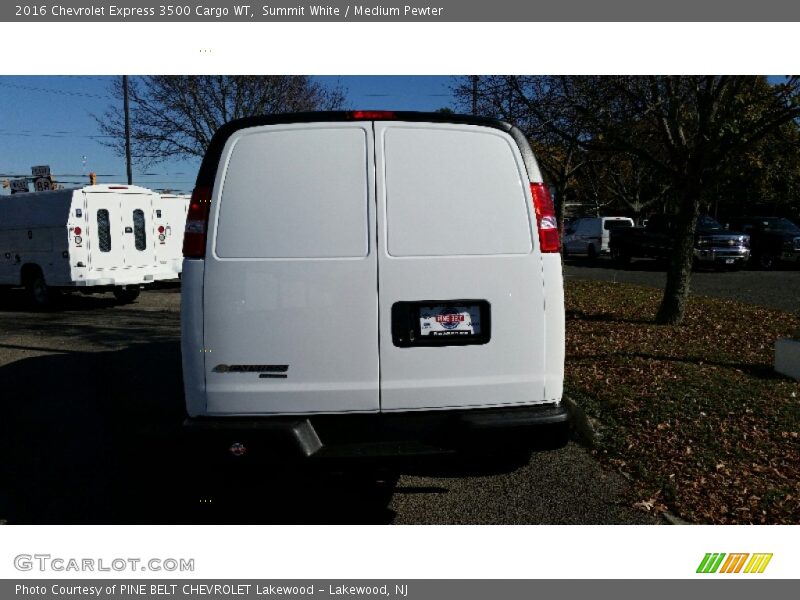 Summit White / Medium Pewter 2016 Chevrolet Express 3500 Cargo WT