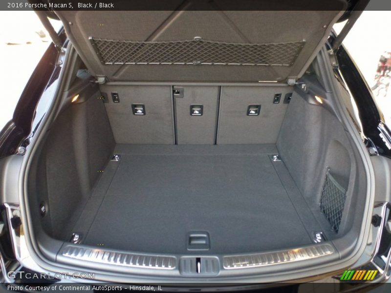 Black / Black 2016 Porsche Macan S