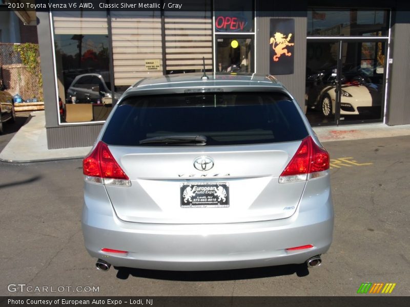 Classic Silver Metallic / Gray 2010 Toyota Venza V6 AWD