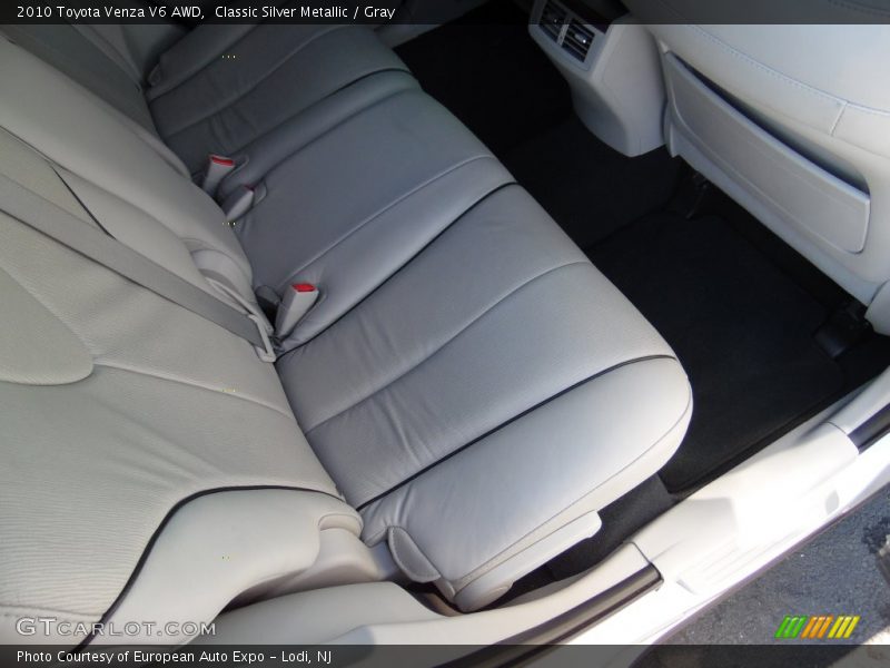 Classic Silver Metallic / Gray 2010 Toyota Venza V6 AWD