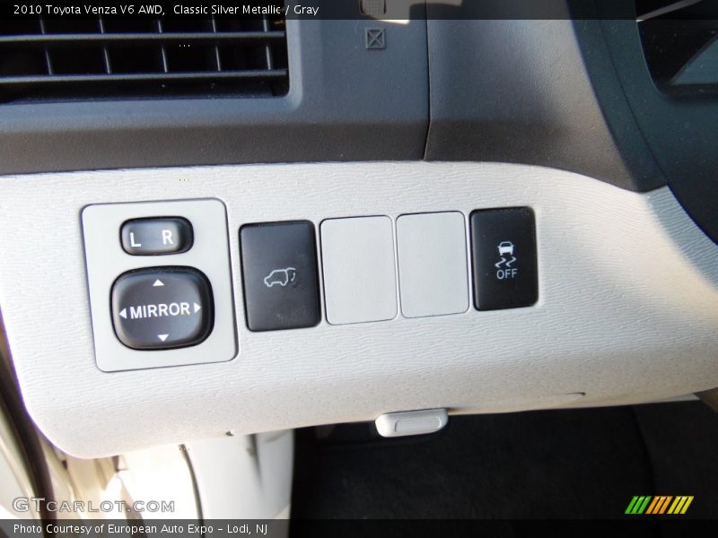 Classic Silver Metallic / Gray 2010 Toyota Venza V6 AWD
