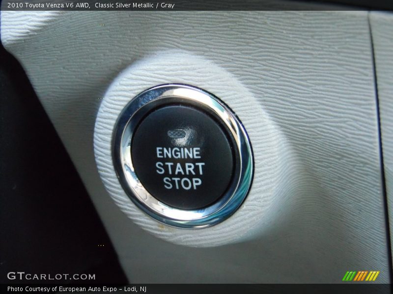 Classic Silver Metallic / Gray 2010 Toyota Venza V6 AWD