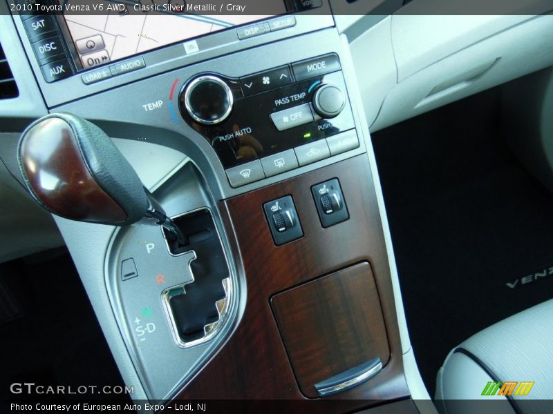 Classic Silver Metallic / Gray 2010 Toyota Venza V6 AWD