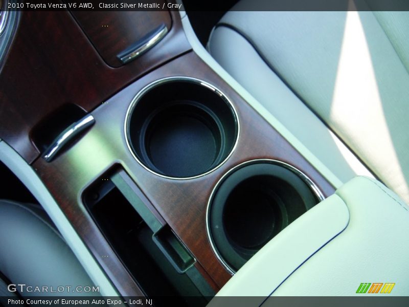 Classic Silver Metallic / Gray 2010 Toyota Venza V6 AWD