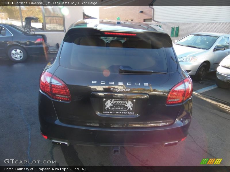 Jet Black Metallic / Luxor Beige 2011 Porsche Cayenne