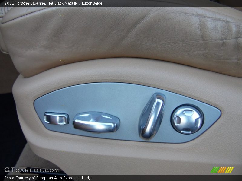 Jet Black Metallic / Luxor Beige 2011 Porsche Cayenne