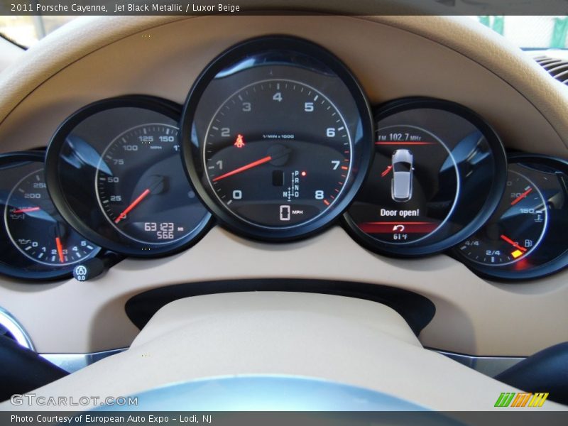 Jet Black Metallic / Luxor Beige 2011 Porsche Cayenne