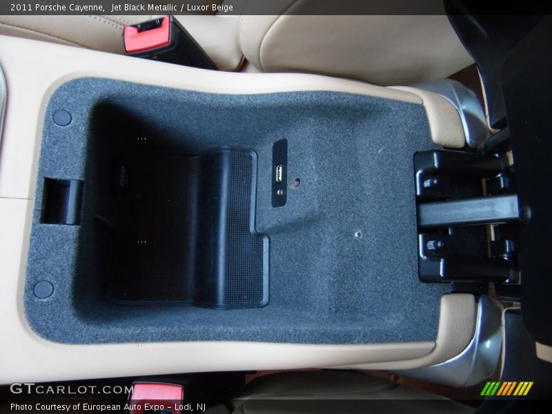 Jet Black Metallic / Luxor Beige 2011 Porsche Cayenne
