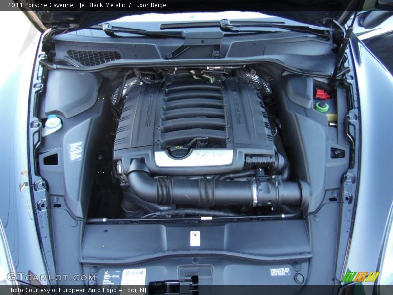 Jet Black Metallic / Luxor Beige 2011 Porsche Cayenne