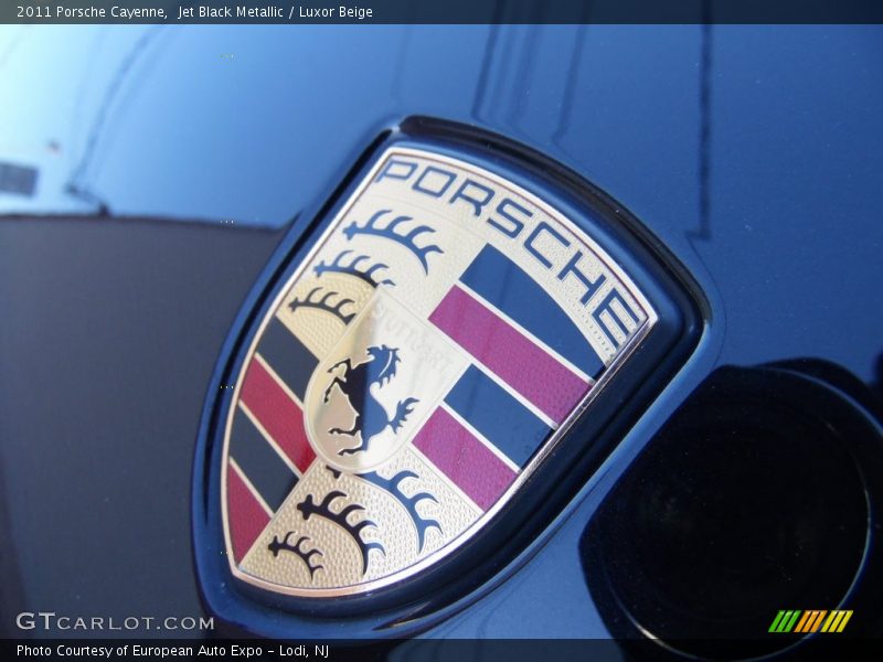 Jet Black Metallic / Luxor Beige 2011 Porsche Cayenne