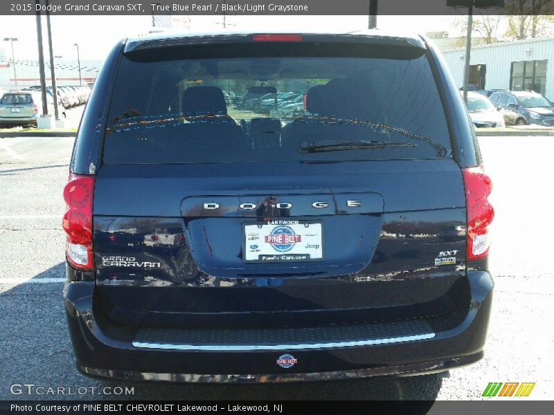 True Blue Pearl / Black/Light Graystone 2015 Dodge Grand Caravan SXT