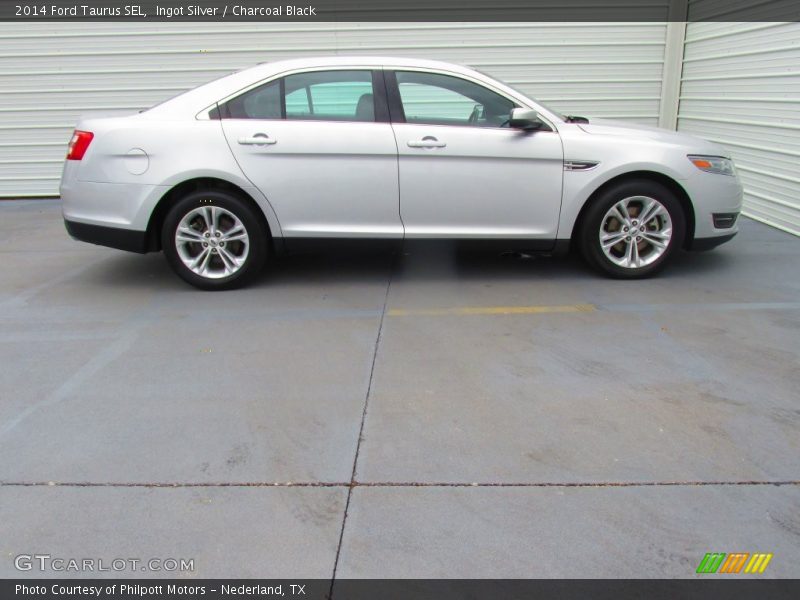 Ingot Silver / Charcoal Black 2014 Ford Taurus SEL